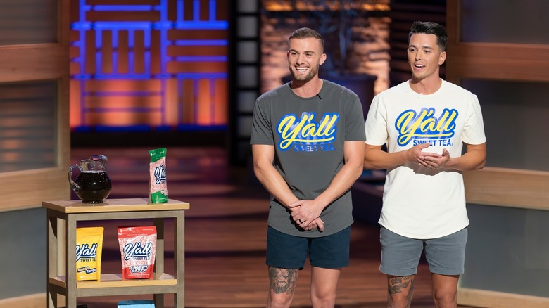 the two founders of Y'alls sweet tea pitching the tea to the sharks